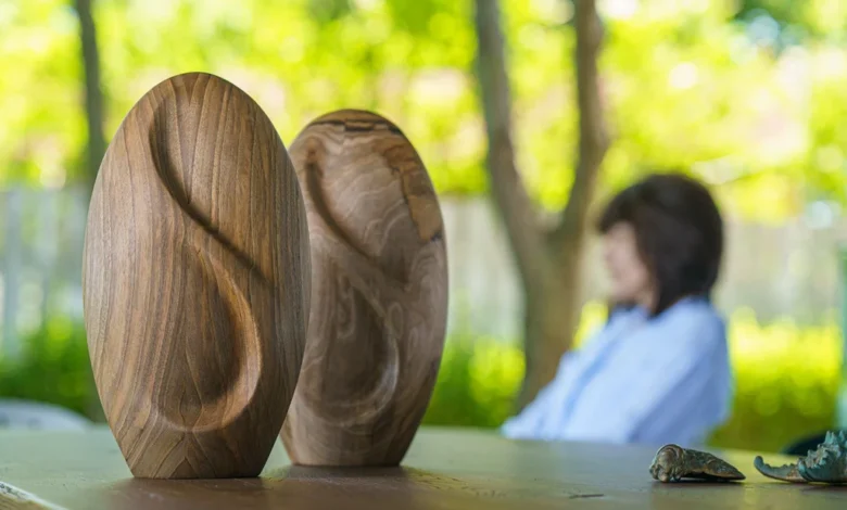 Memorial Urn That Reflects a Life